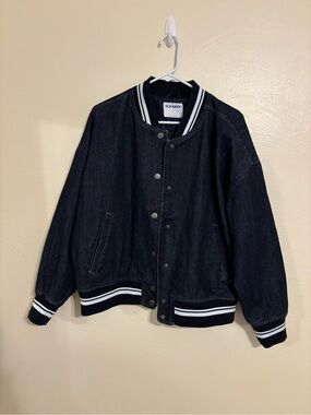 Old Navy Denim Varsity Bomber Jacket L Dark Wash Snap Front Striped